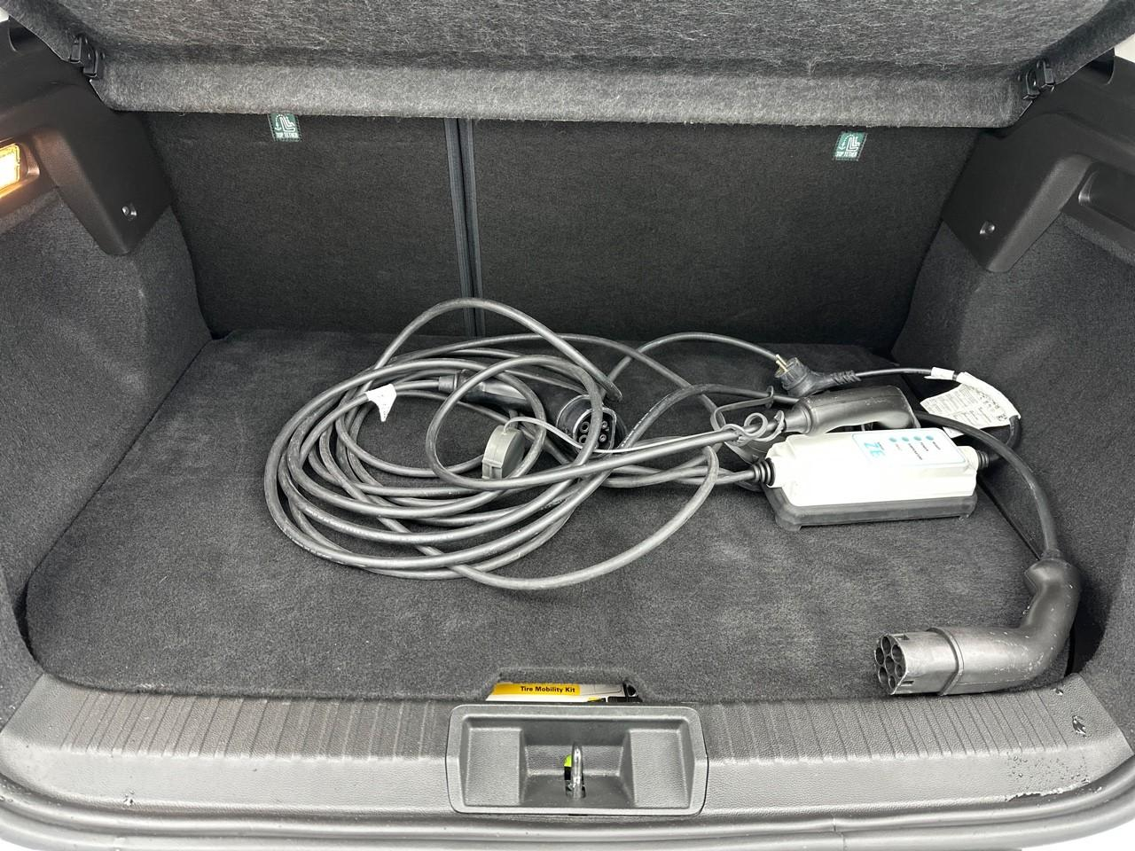 Renault Captur e-tech plug-in 160 intens — photo 14
