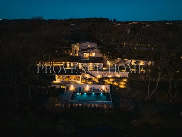 A Vendre En Exclusivité Propriété D'exception Rénovée Par Architecte Avec Vue Dominante Et Prestatio
