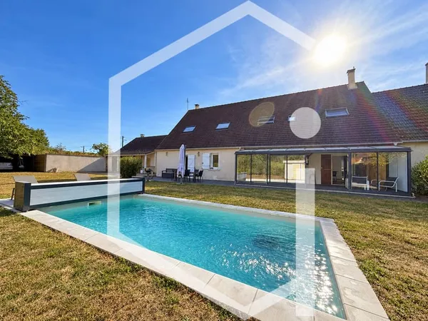 Maison familiale avec piscine, beaux volumes et prestations