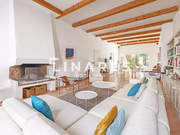 LE JARDIN SECRET - Appartement /Villa T5 de 161m2 + Dépendance + Terrasse + Jardin 141m2+ Piscine + 