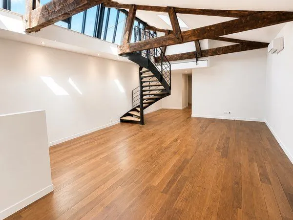 Magnifique loft climatisé de 188 m2, possibilité 5 chambres et un grand garage privatif