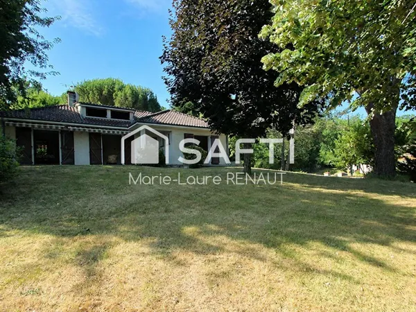 Maison familiale avec parc arboré et grand sous-sol