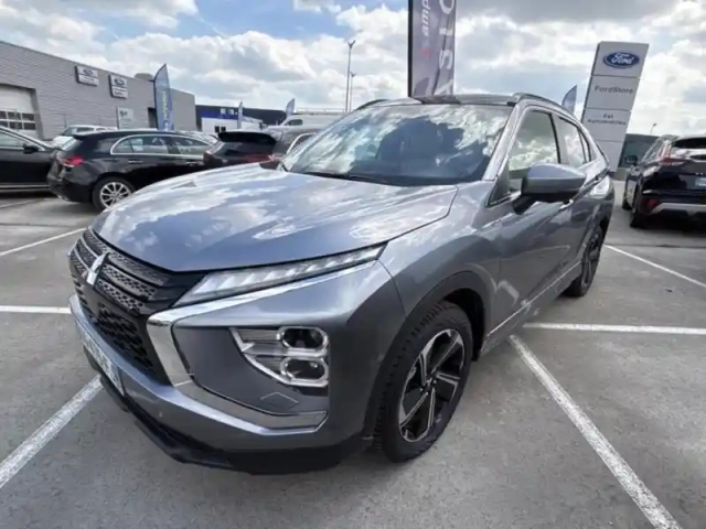 Mitsubishi Eclipse cross 2.4 mivec phev 188ch instyle 4wd — photo 1