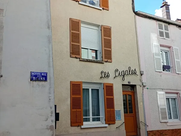 Immeuble de type f7 de 146 m2 habitables de 7 studios avec c
