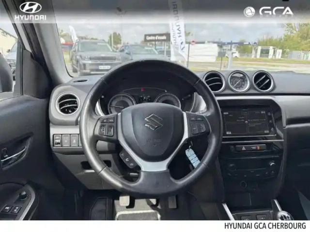 Suzuki Vitara 1.0 boosterjet 111ch privilège — photo 6