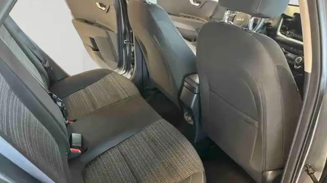 Kia Stonic 1.0 t-gdi 100 ch bvm6 — photo 41