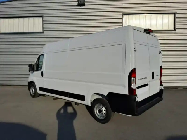 Peugeot Boxer fourgon nouveau fgn tole 3.5 t l3h2 140 s&amp;s bvm6 — photo 7