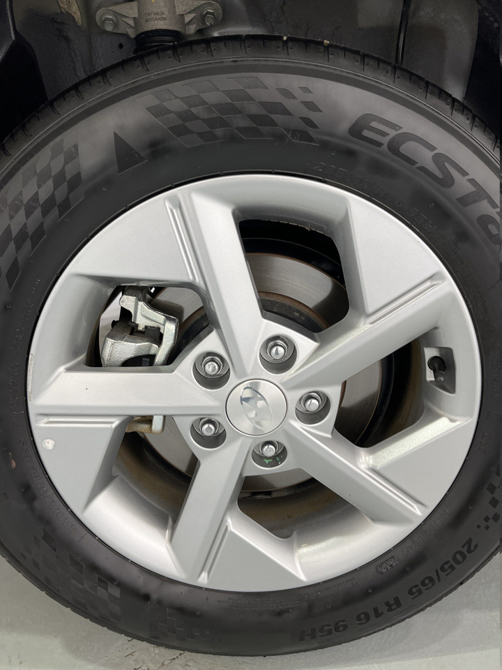 Hyundai Kona — photo 44