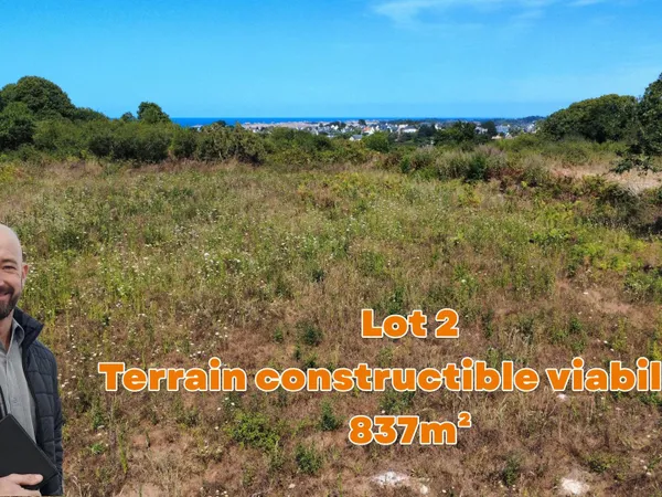 Terrain constructible viabilisé.