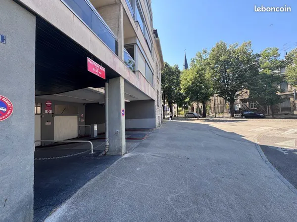 Place de parking sécurisée Dijon hypercentre