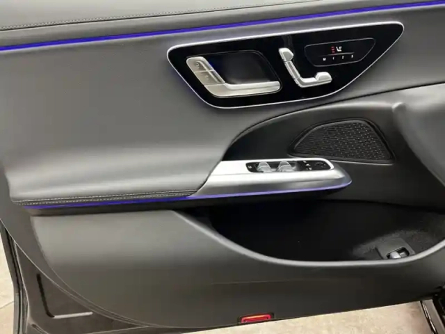 Mercedes Classe E berline 220 d amg line — photo 14