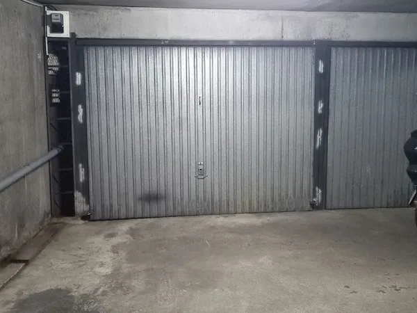 Grand box à louer Marseille 13001
