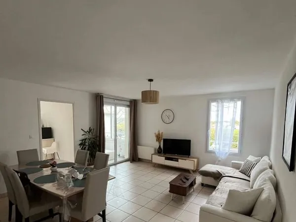 Appartement avec loggia - 3 pièces - 62 m2- Etage 1/1