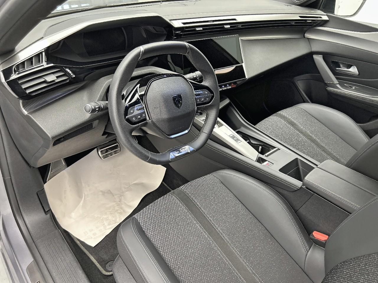 Peugeot 308 hybrid 145 e-dcs6 gt — photo 9