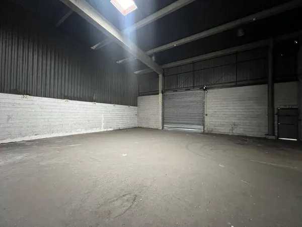 Entrepôt 3830 m²