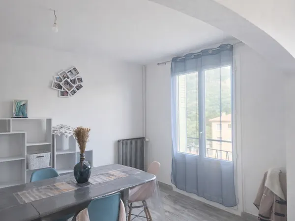 Appartement quartier recherché refait à neuf, SISTERON