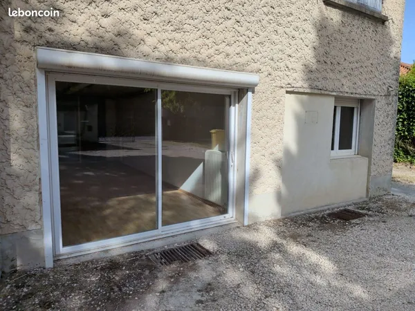 Bureaux 97 m² Morières-lès-Avignon