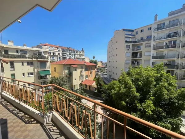 Vends appartement traversant