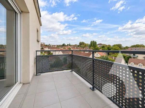 Appartement 3 pièces avec balcon et double stationnement