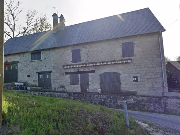 Maison en pierre de caractère - 120 m² - 4 chambres - Jardin 600 m² - Combressol (19250)