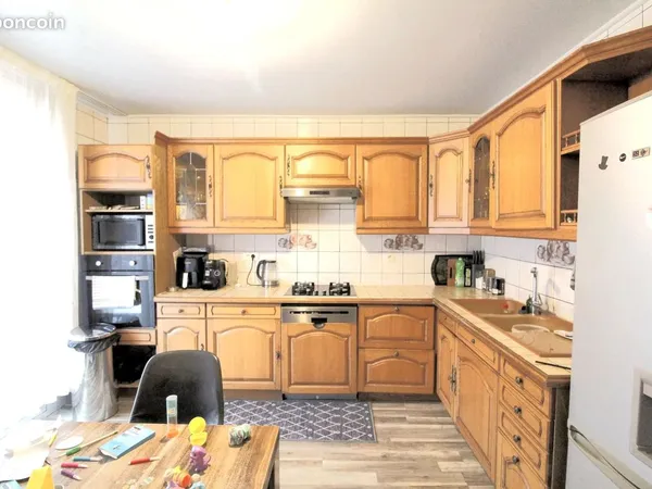 Maison 18 pièces 319 m²