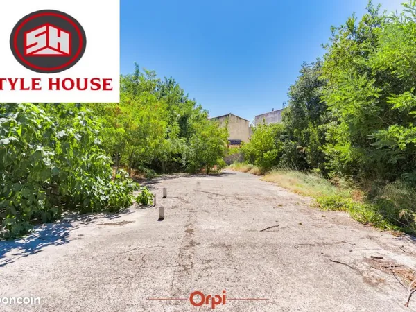Terrain Montolivet 600m² pour projet de construction d'une villa de 150m²