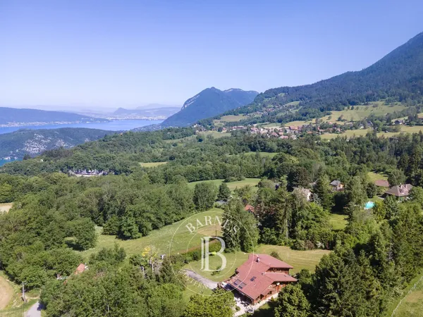 EXCLUSIVITÉ BARNES ANNECY | TALLOIRES-MONTMIN - PROPRIÉTÉ DE CARACTÈRE - 296 M² HABITABLES - TERRAIN