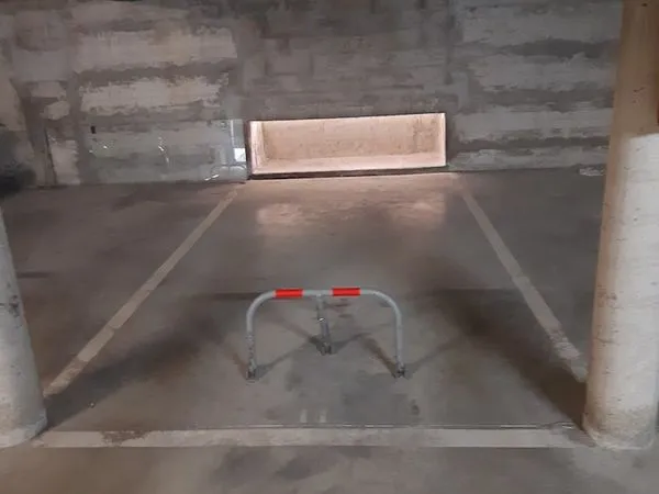 Location parkings protégés en sous-sol Savigny
