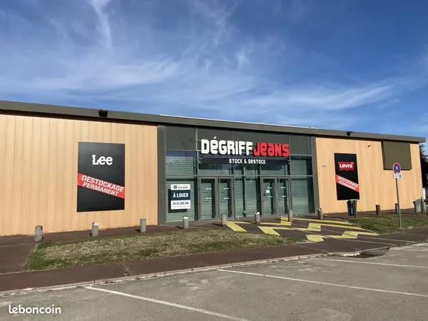 Local 488 m² Pont-Sainte-Marie