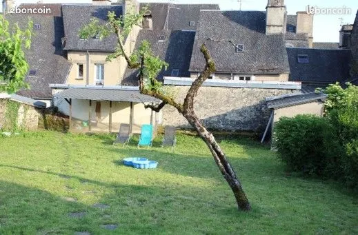 MAURIAC - REPUBLIQUE - MAISONNETTE DUPLEX 32 m2 + JARDIN 480 m2