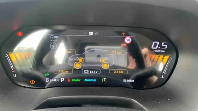 Mg Zs 1.5 l hybrid+ 197 ch — photo 29
