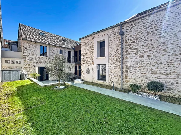Belle maison ancienne rénovée 6 pièce(s) 209 m2