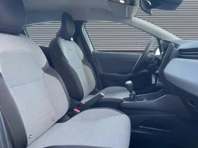 Renault Clio 1.5 dci 100ch evolution - 25 — photo 11