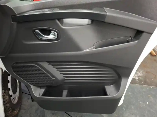 Renault Trafic fgn l2h1 3000 kg blue dci 150 edc — photo 29