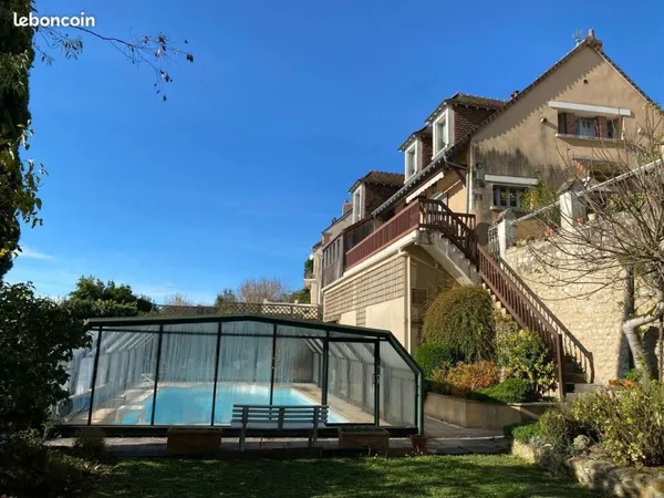 Propriété 7 pièces 192 m²