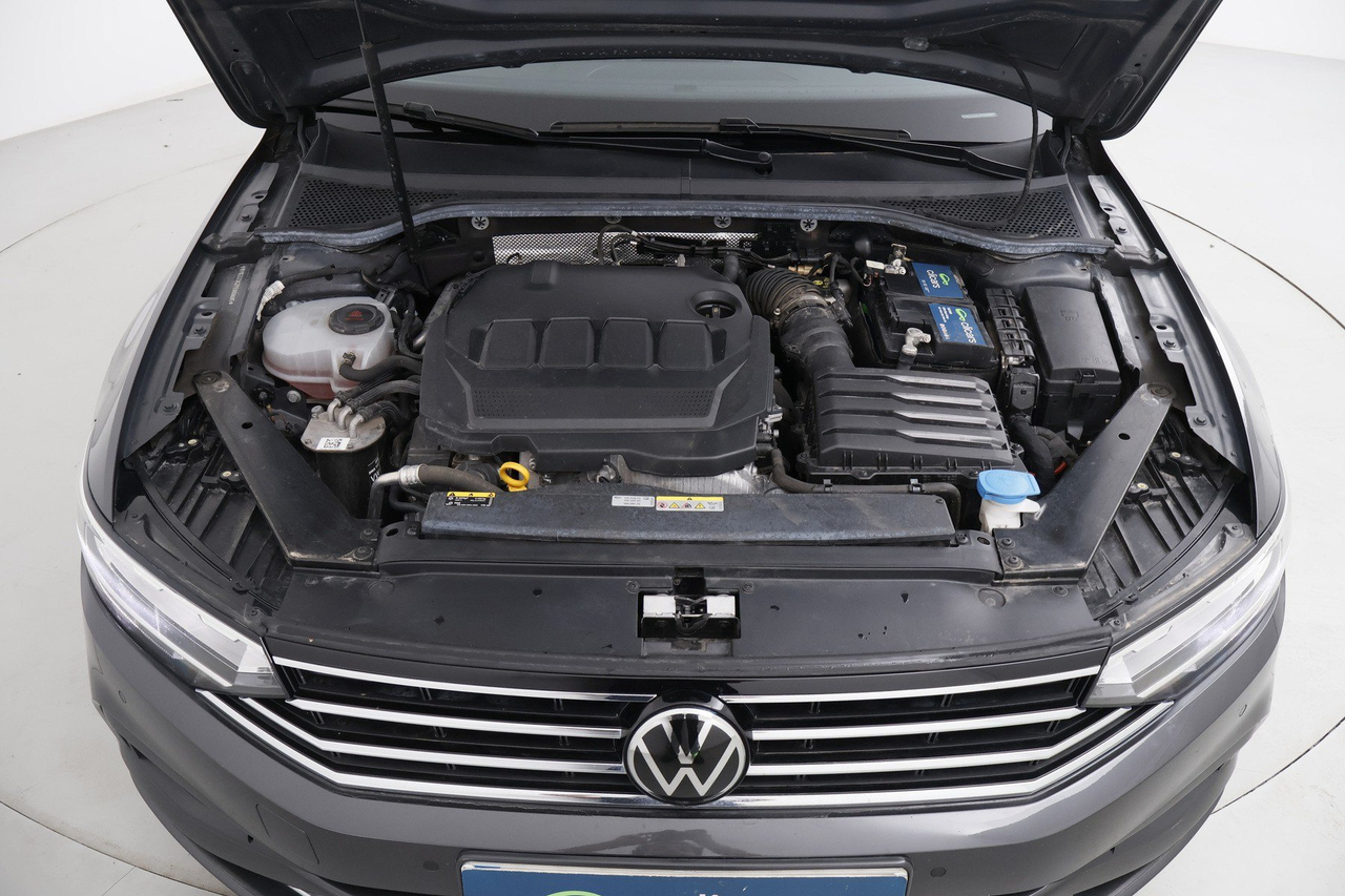 Volkswagen Passat SW — photo 33