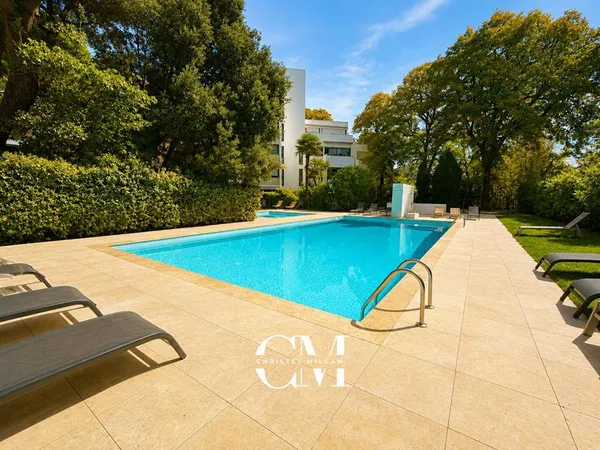 Bordeaux-Caudéran Duplex 98m² jardin, piscine, box garage et parking
