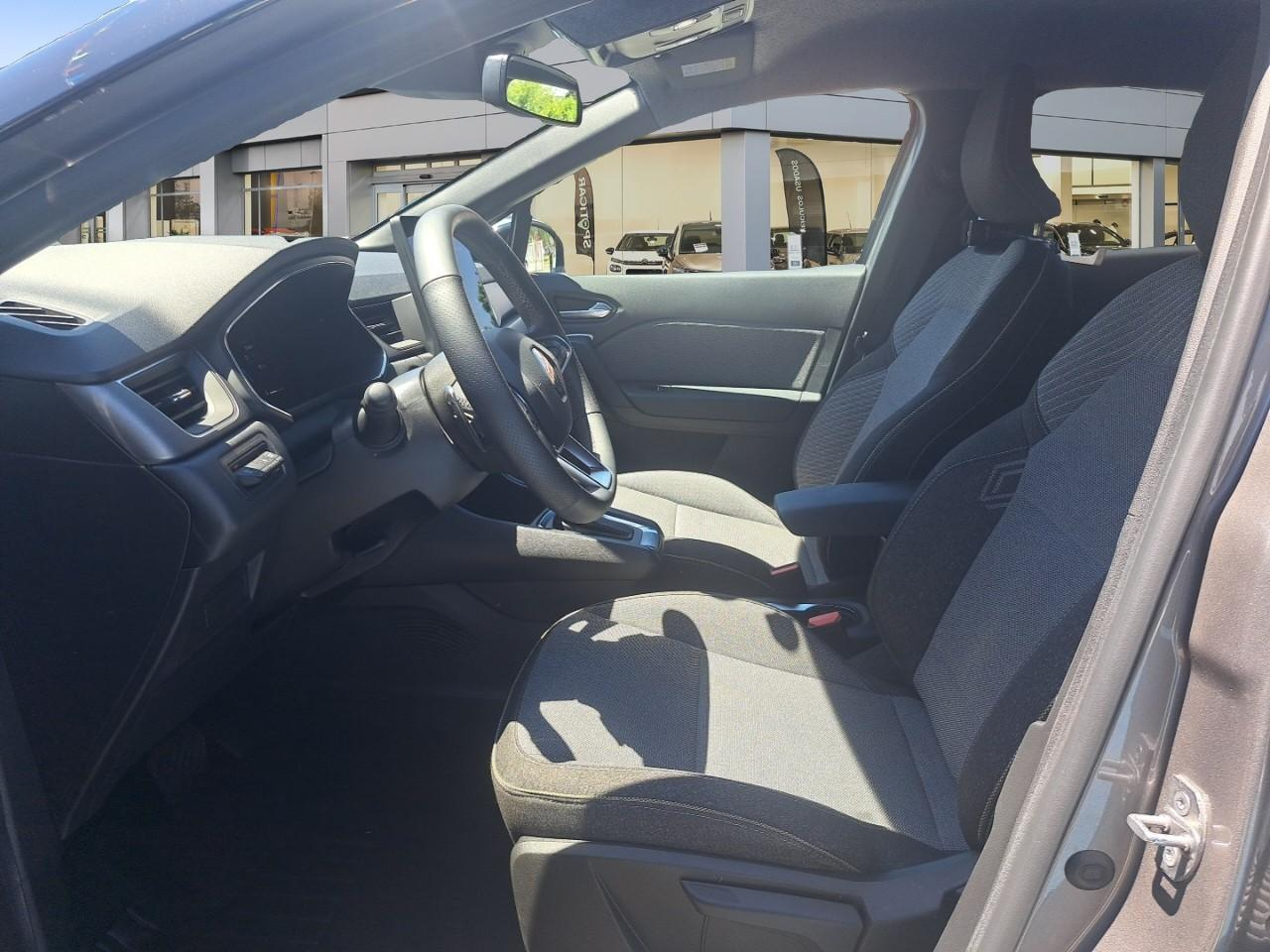 Renault Captur mild hybrid 160 edc techno — photo 11