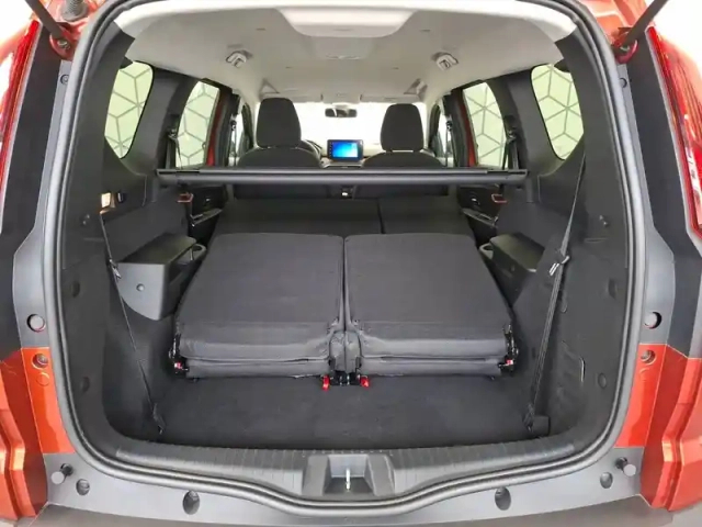 Dacia Jogger tce 110 7 places — photo 17