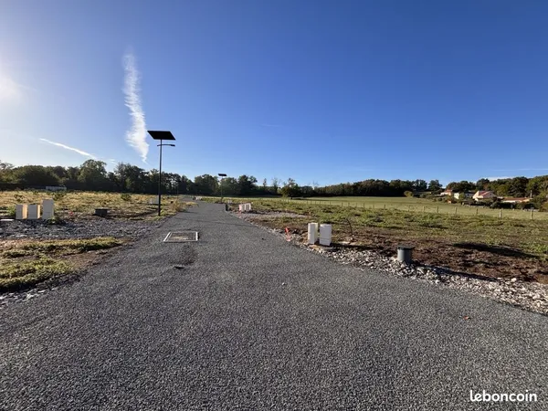 Terrain à bâtir de 631 m² à BELLERIVE-SUR-ALLIER (03)