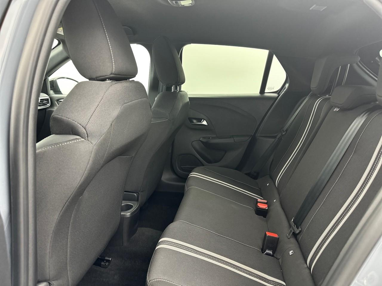 Opel Corsa 1.2 turbo 100 ch gs — photo 11