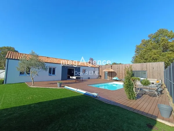 8 Pièces, 155 m2, 6 chambres, piscine, AIZENAY