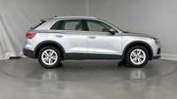 Audi Q3 35 TFSI 150ch Mild Hybrid Design S tronic 7 — photo 4