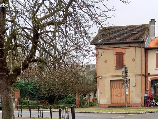 Emplacement exceptionnel Grande maison centre ville avec Jardin