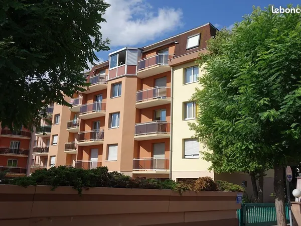 3 pièces calme avec garage, proche gare et centre-ville