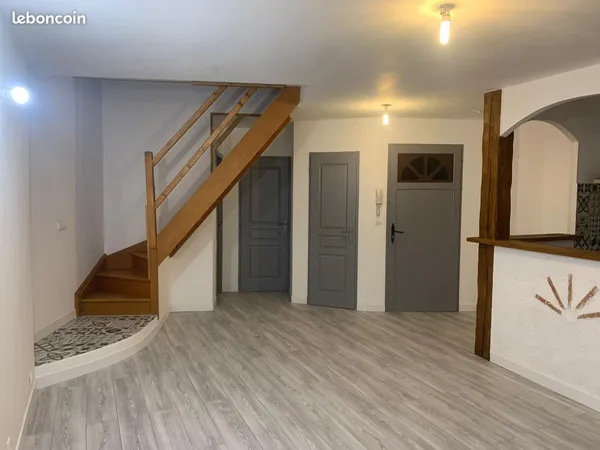 Appartement 3 pièces en duplex Centre Clairac
