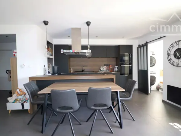 Bel appartement lumineux de 97 m2 entièrement rénové