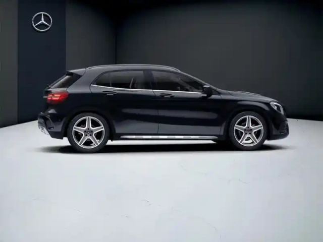 Mercedes Gla 200 d fascination — photo 18