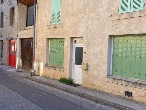 Loue maison Barbières
