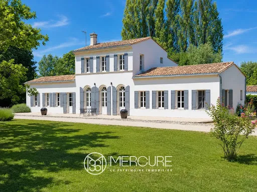 Maison 8 pièces 240 m²